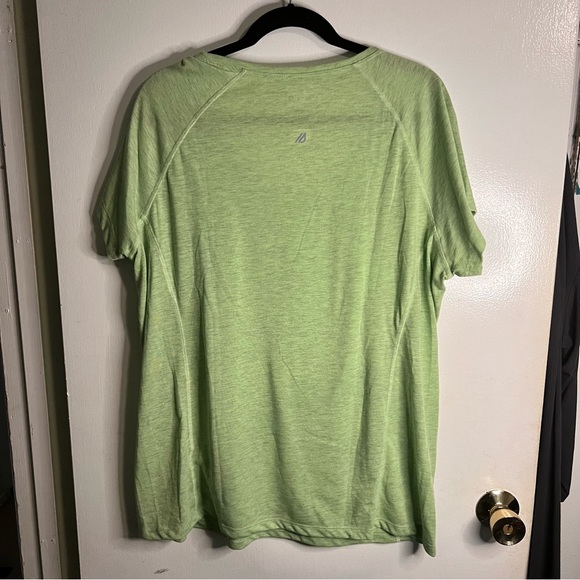 Eddie Bauer Motion Tee - Picture 2 of 5
